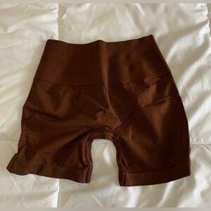 New Women’s Alphalete Amplify 4.5” Shorts Size Small